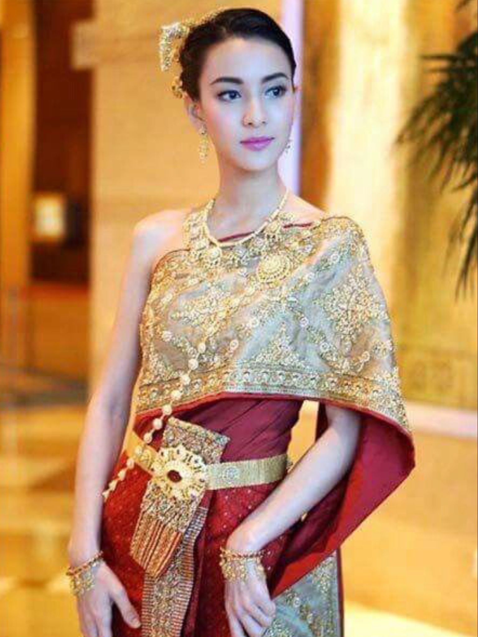 ชุดไทยประยุกต์