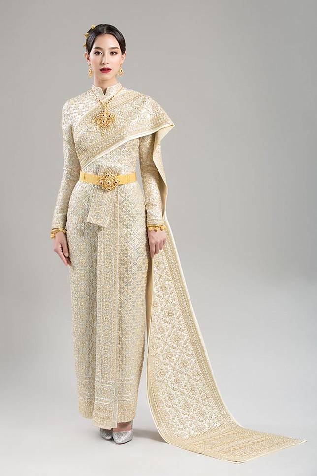 ชุดไทยประยุกต์