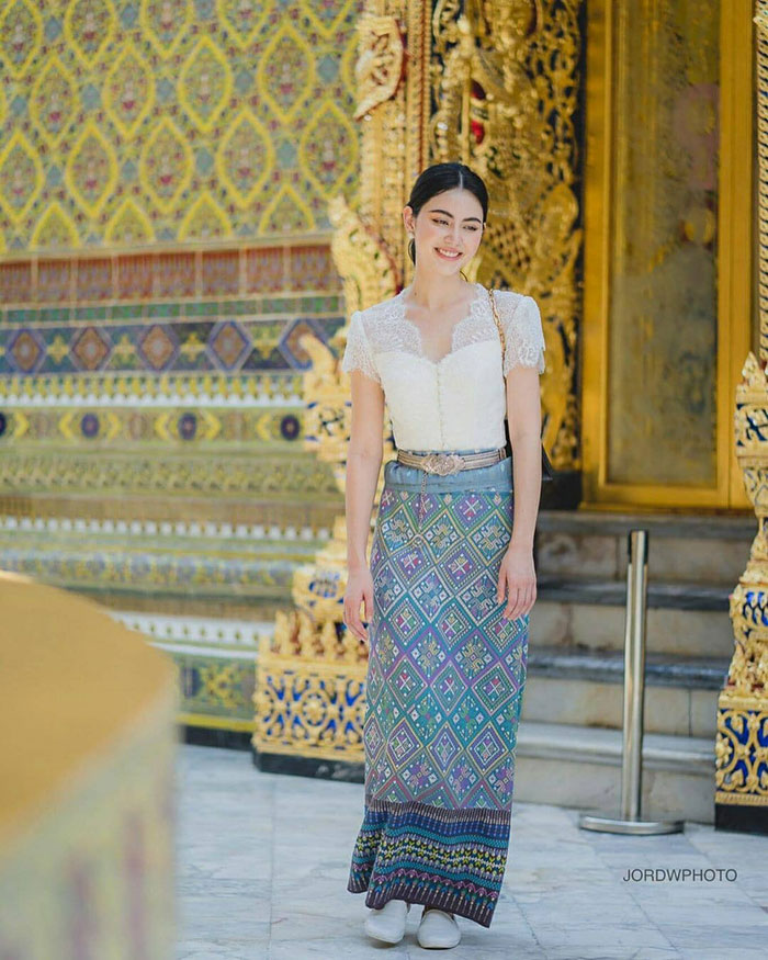 ชุดไทยประยุกต์